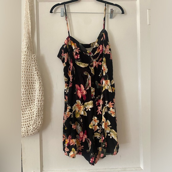 Forever 21 Floral Romper w Open Crisscross Back - 0X - Picture 2 of 7